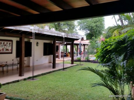 Residencia Planta Baja B° Mcal. Estigarribia. Impecable (323)