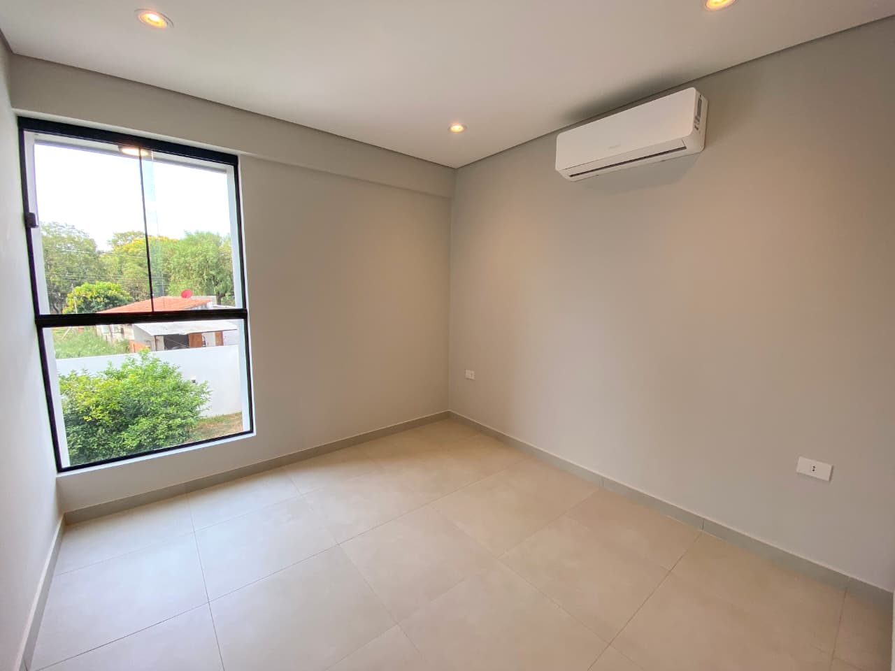 En Alquiler – Dúplex Premium A Estrenar En Loma Merlo | Luque — foto 3