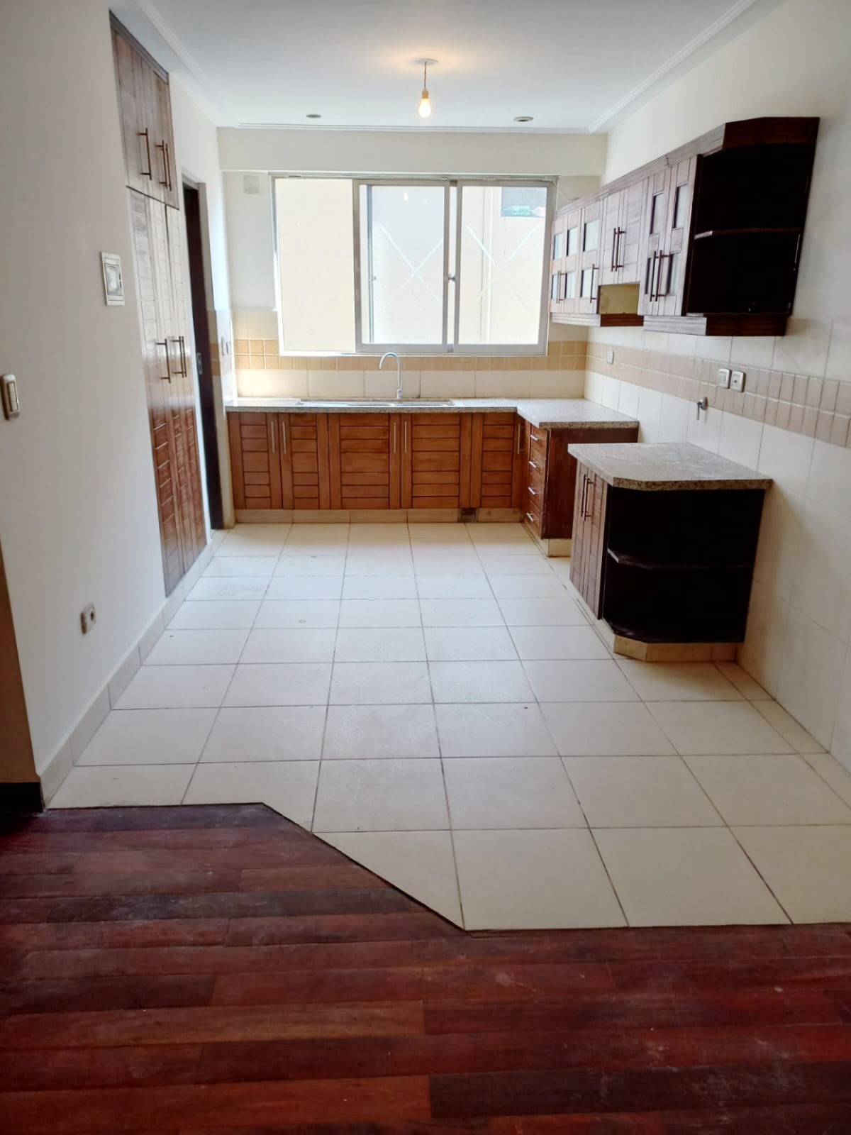 Departamento en alquiler bajo precio de mercado en Queru Queru