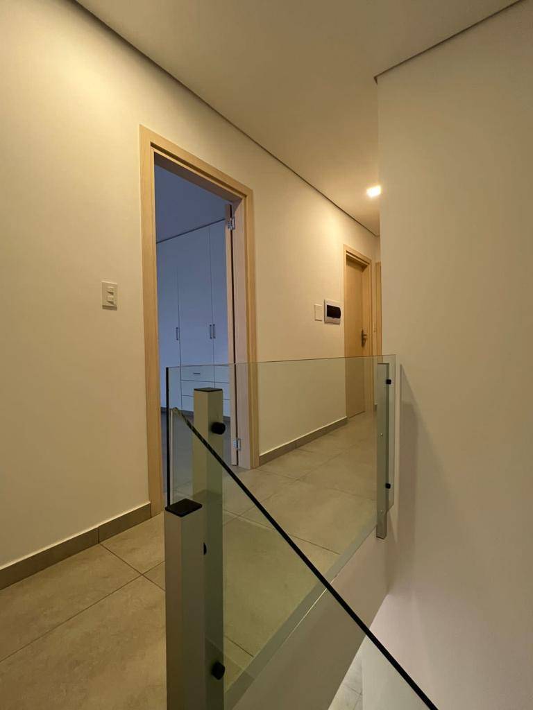 ALQUILO/ VENDO DÚPLEX DISEÑO ESTILO TOSCANO, LUQUE, DETRÁS DE LA CONMEBOL — foto 2