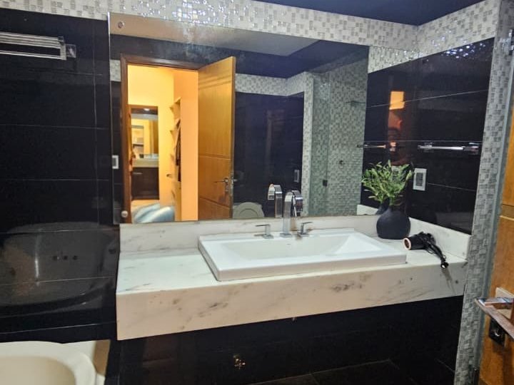 DUPLEX TOTALMEMTE AMOBLADO Y EQUIPO EN ALQUILER — foto 3
