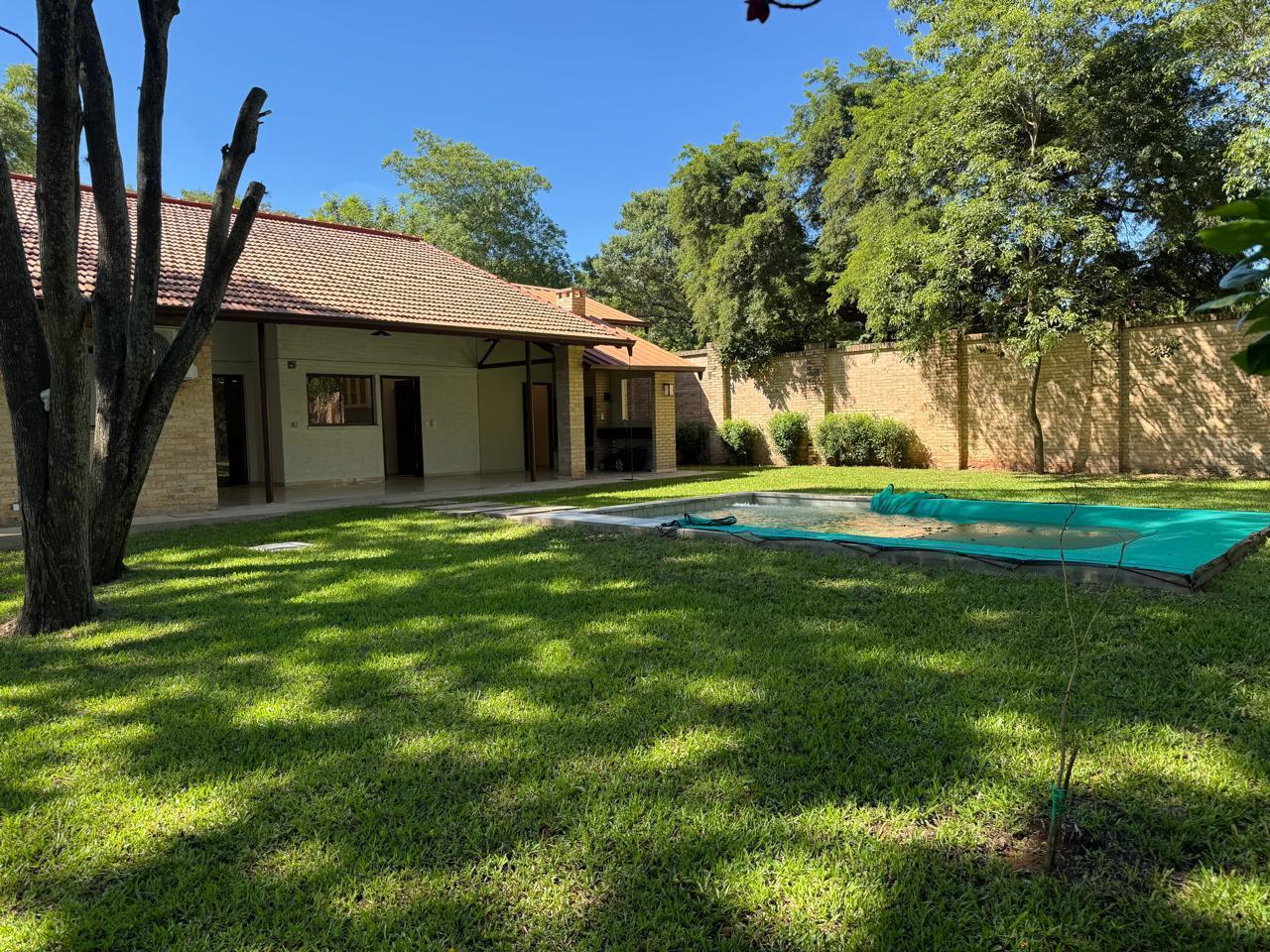 ALQUILO o VENDO  propiedad en el barrio cerrado Surubi’i — foto 2