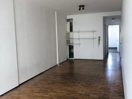 Apartamento 1 Dormitorio Sobre Av. 18 De Julio