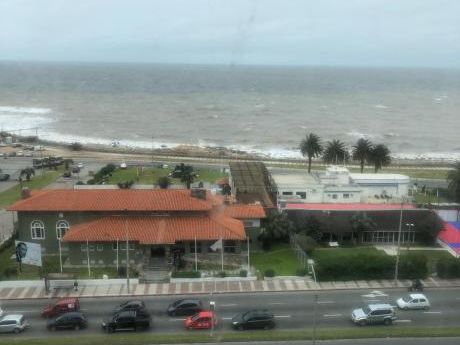 Rambla,piso Alto,terrazas,alplios Ambientes,2 Garages