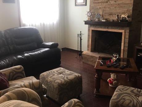 Excelente Casa En La Blaqueada.