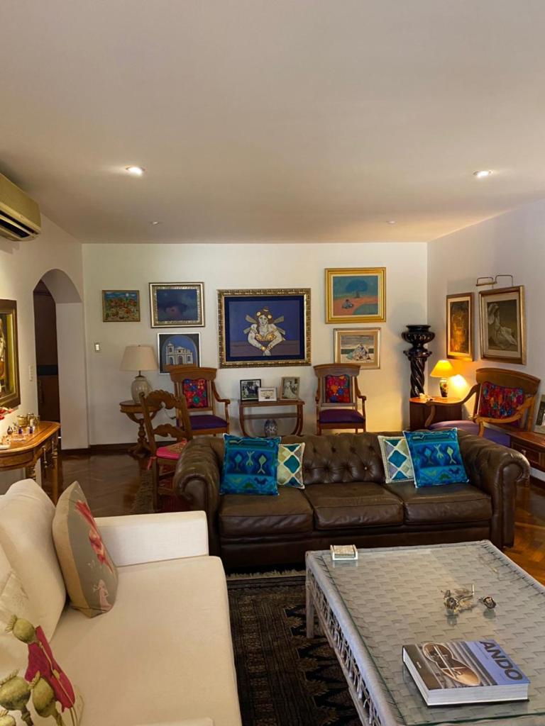 VENDO IMPONENTE CASA EN BARRIO CARMELITAS 4 HABITACIONES — foto 2