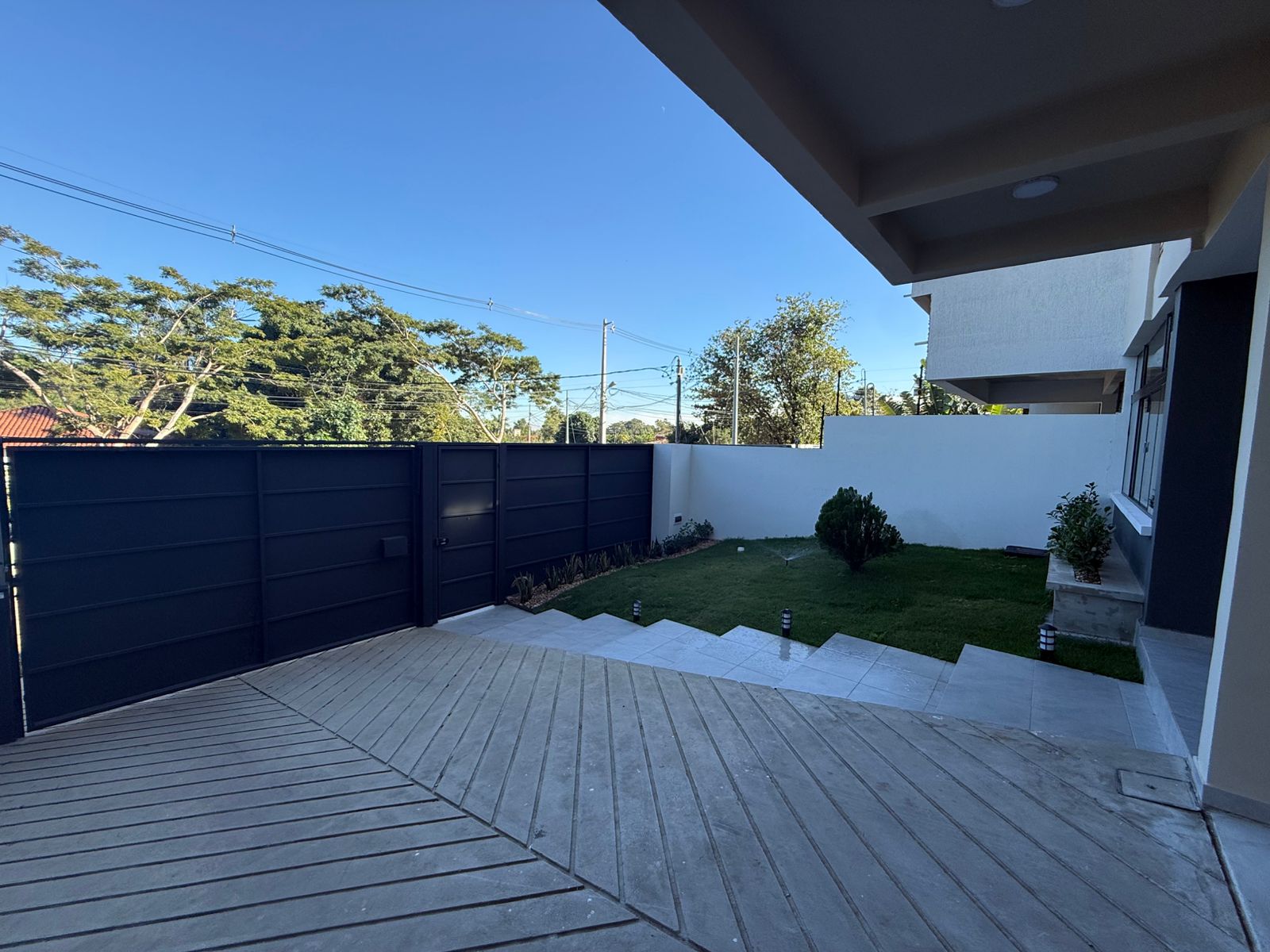 Alquiler De Monoambiente, Lambare, Zona Yacht — foto 2