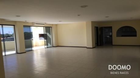 Departamento En Alquiler, 4 Dormitorios En Suite, Barrio Los Laureles