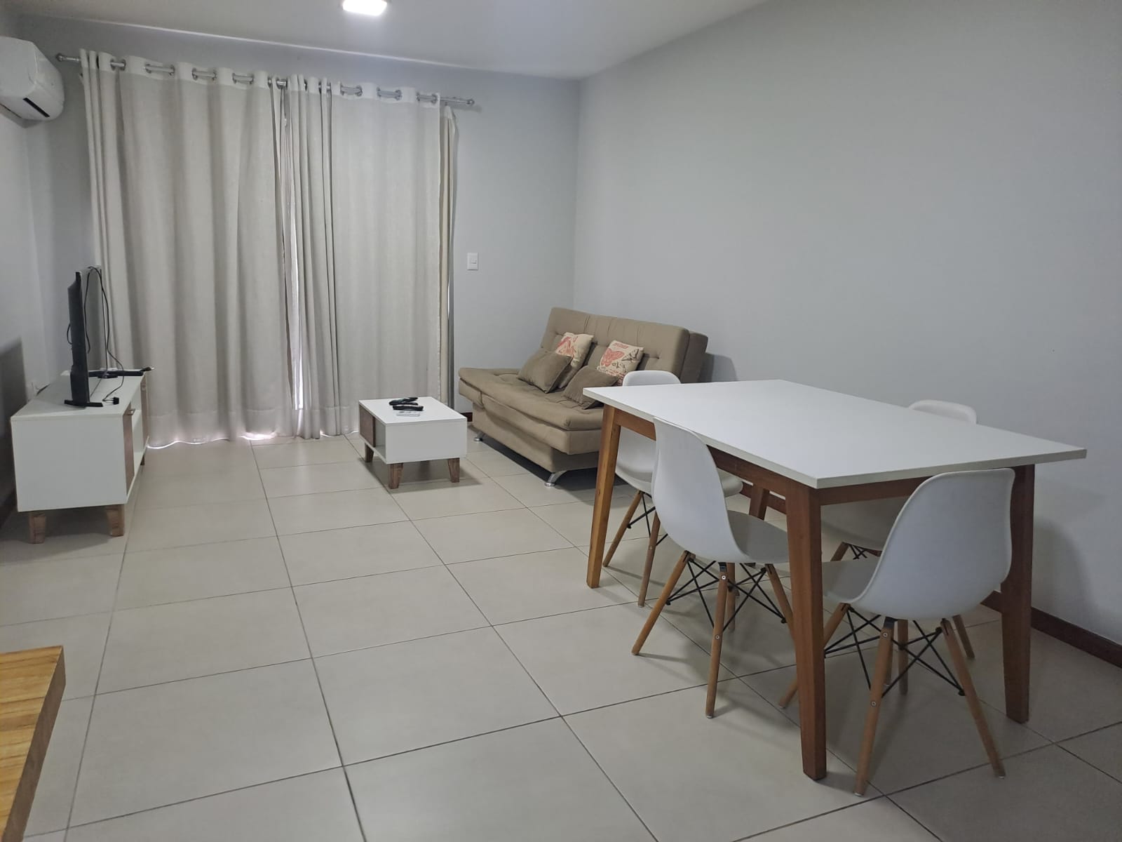DEPARTAMENTO DE 1 DORMITORIO EN ALQUILER. Madame Lynch. Asunción  - Py. — foto 2