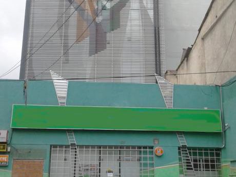 Edif. De 7 Pisos En Venta Sobre La Calle Mexico - Centro