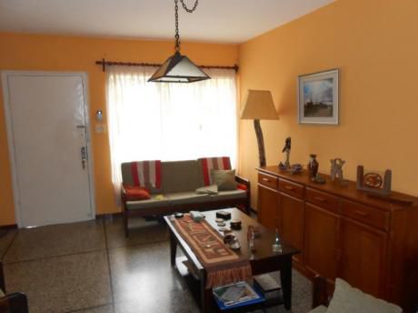 Buen Inmueble, Al Frente, PrÓximo A Av GarzÓn!!
