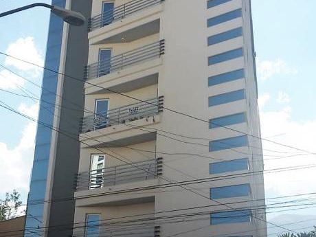 En Venta Duplex Pequeño En Condominio