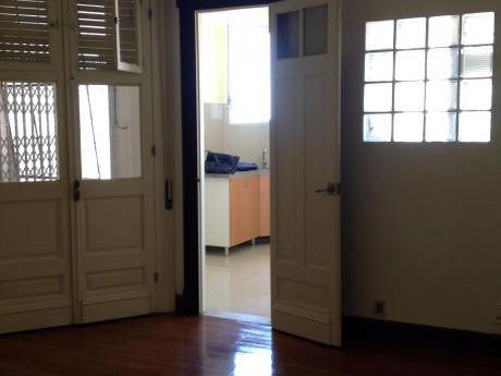 A Pocos Metros De Peatonal Sarandi