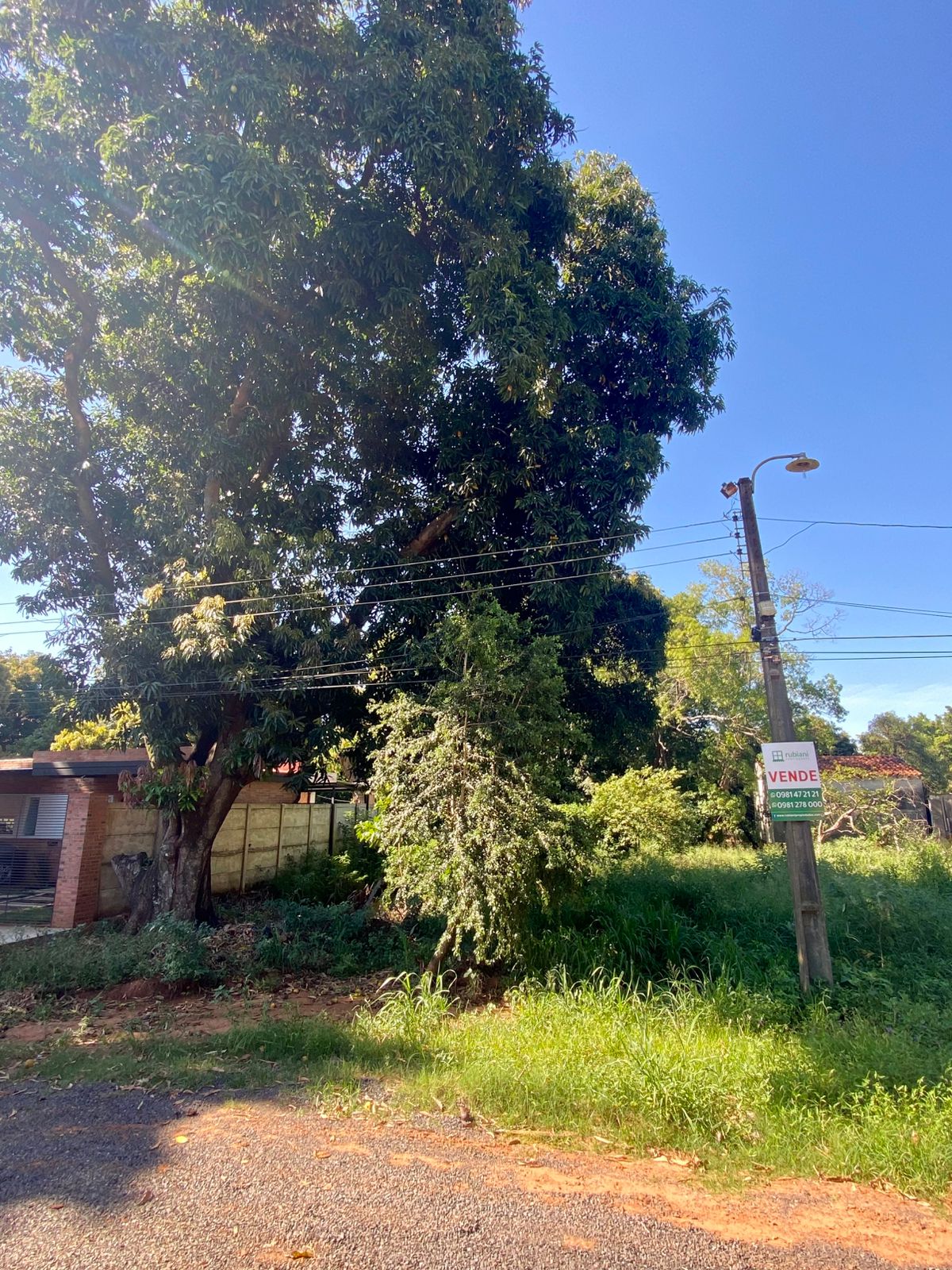 Amplio Terreno En Luque, Primer Barrio - Entorno Residencial — foto 2