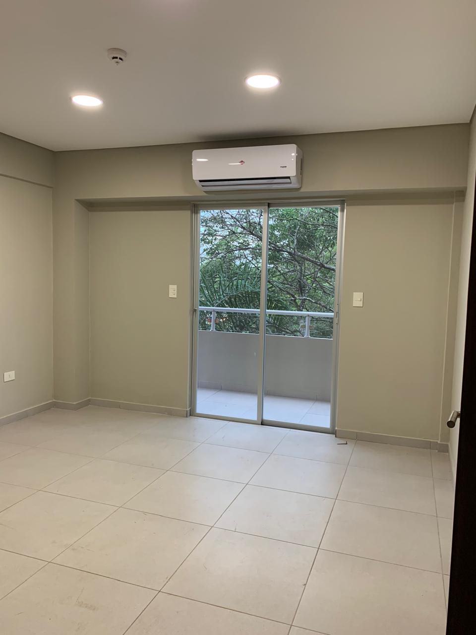 Alquilo Hermoso y Moderno Triplex con Patio y Parrilla — foto 3