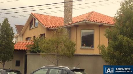Hermosa Casa En Achumani En Venta