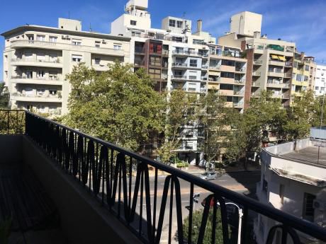 Venta 3 Dormitorios, 2 Baños En Pocitos Todo Al Frente Con Terraza