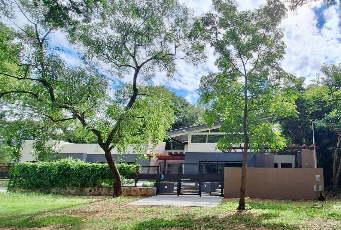 EXCLUSIVA RESIDENCIA NUEVA EN SAN BERNARDINO — foto 3