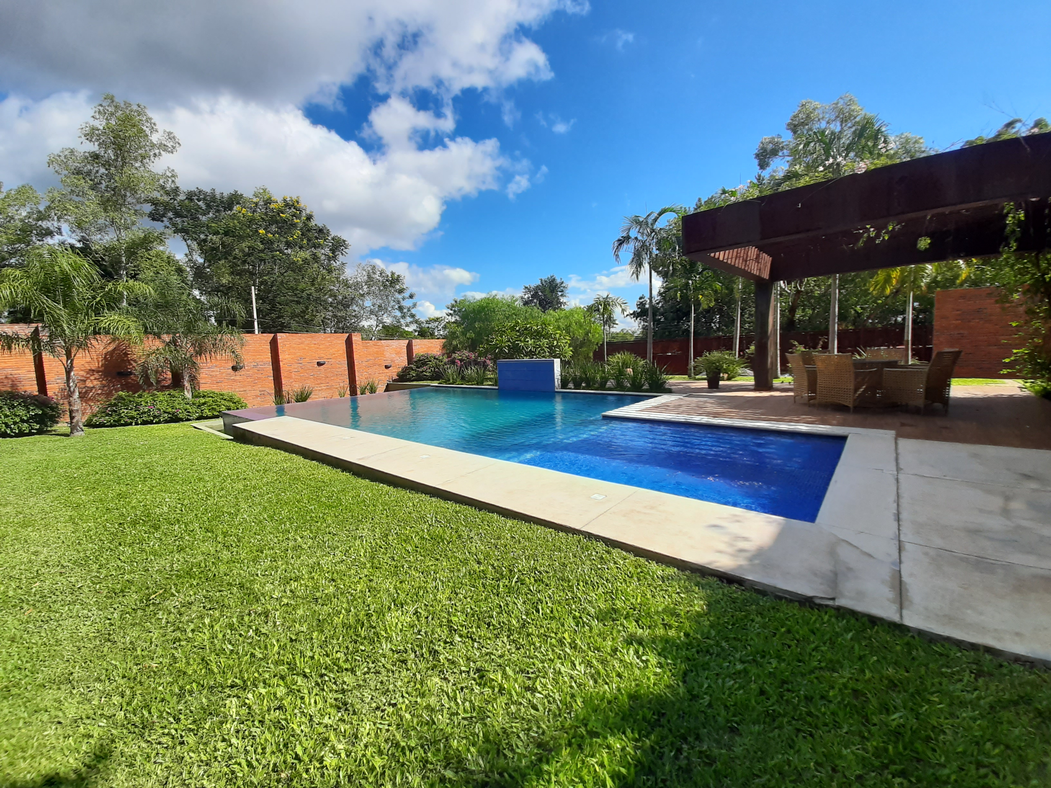 Imponente Residencia De 3.500 M2 En San Bernardino — foto 2