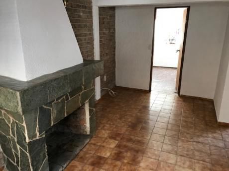 Alquiler De Casa Con Cochera 2 Dorm