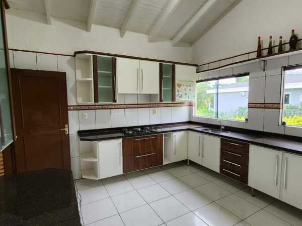 ALQUILO HERMOSA RESIDENCIA EN EL PARANA COUNTRYCLUB — foto 2