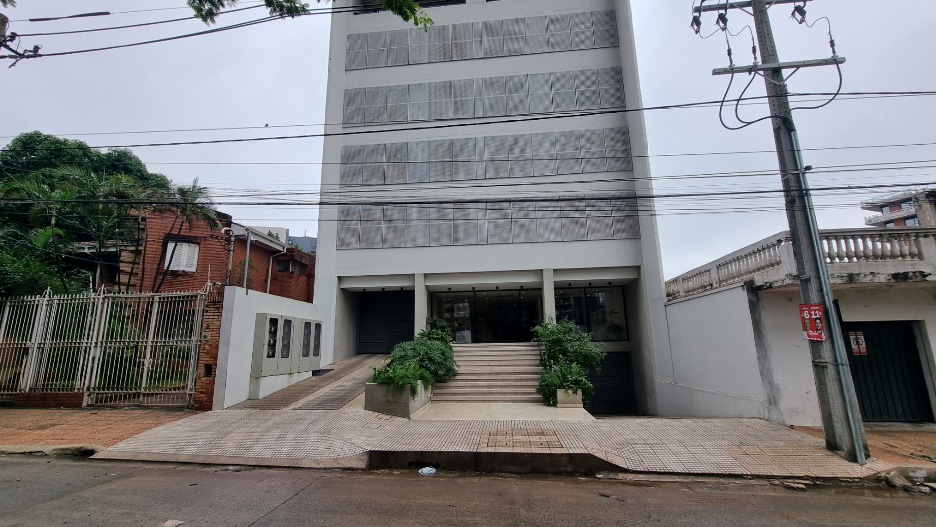 Alquilo Cocheras En Molas Lopez — foto 2