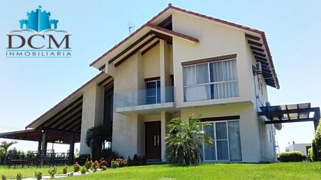 Hermosa Casa En Condominio Bella Vista