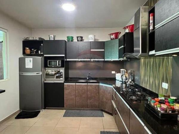 CASA EN CIUDAD DEL ESTE, A LA VENTA — foto 3