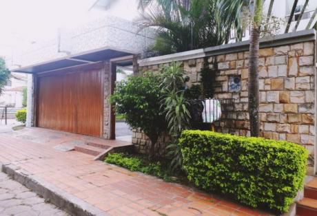 Enorme Y Preciosa Casa En Sirari, Ideal Para Oficina O Vivienda