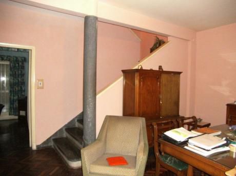 Residencia Con Detalles En Parque Batlle