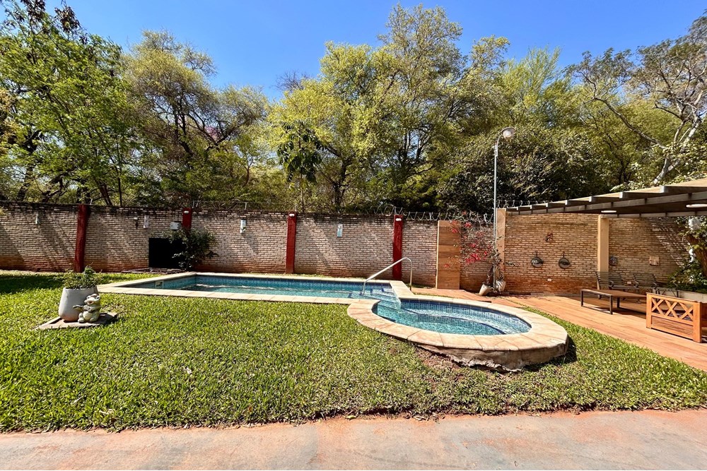 Casa - Venta - Luque, Paraguay — foto 3