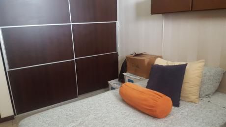 Condominio En Alquiler En La Av. Busch