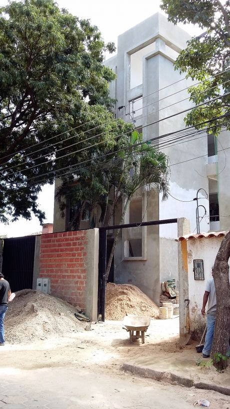 En Venta Hermosa Casa A Estrenar Con 5 Departamentos (urbari)