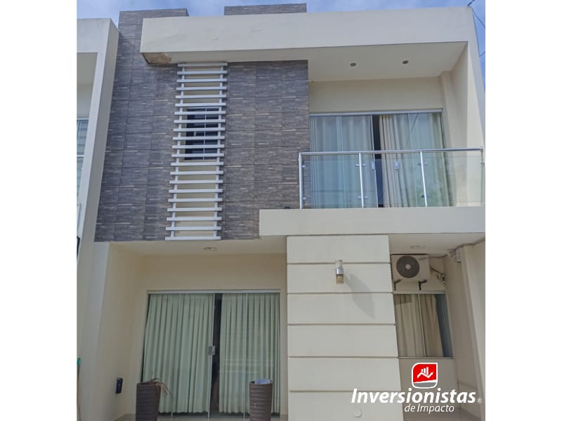 Casa En Venta Tipo Minimalista De 3 Dormitorios Av, Cumavi 5to Y 6to