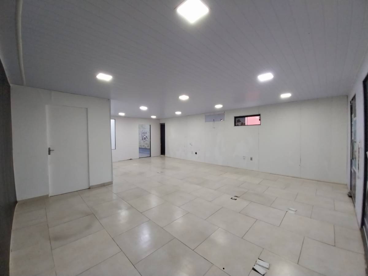 Alquilo Local ideal para oficina o showroom Zona Paseo Adensam. - Id: 32198 — foto 3