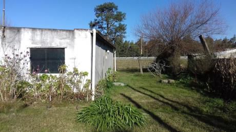Casa 2 Dormitorios En 785 M2 Sobre Interbalnearia