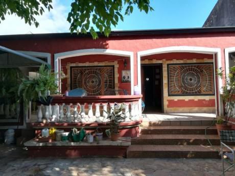 Casa Fernando De La Mora Zona Sur