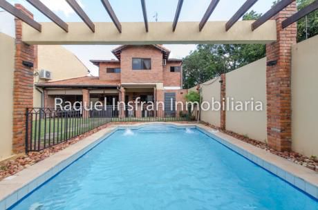 Vendo Amplia Casa San Lorenzo
