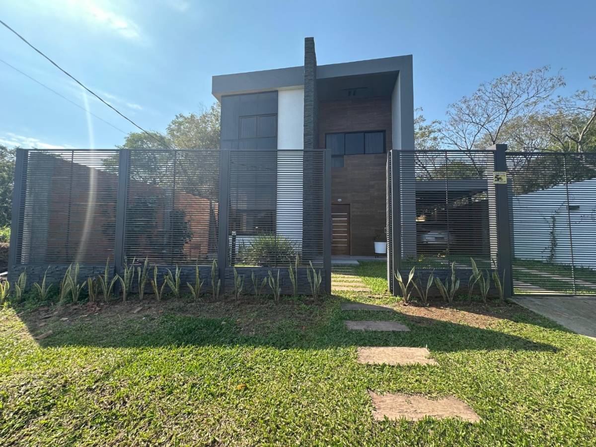 EN VENTA ! CASA AMOBLADA Y EQUIPADA EN SAN BERNARDINO- PUERTA DEL LAGO — foto 2