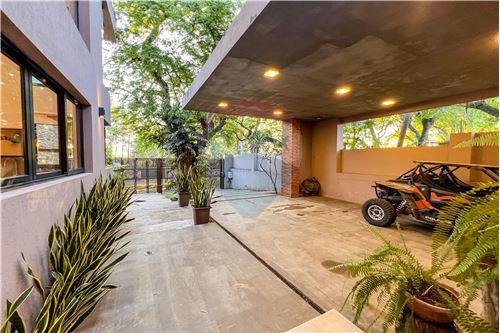En Venta Elegante Residencia Soñada En San Bernardino — foto 2