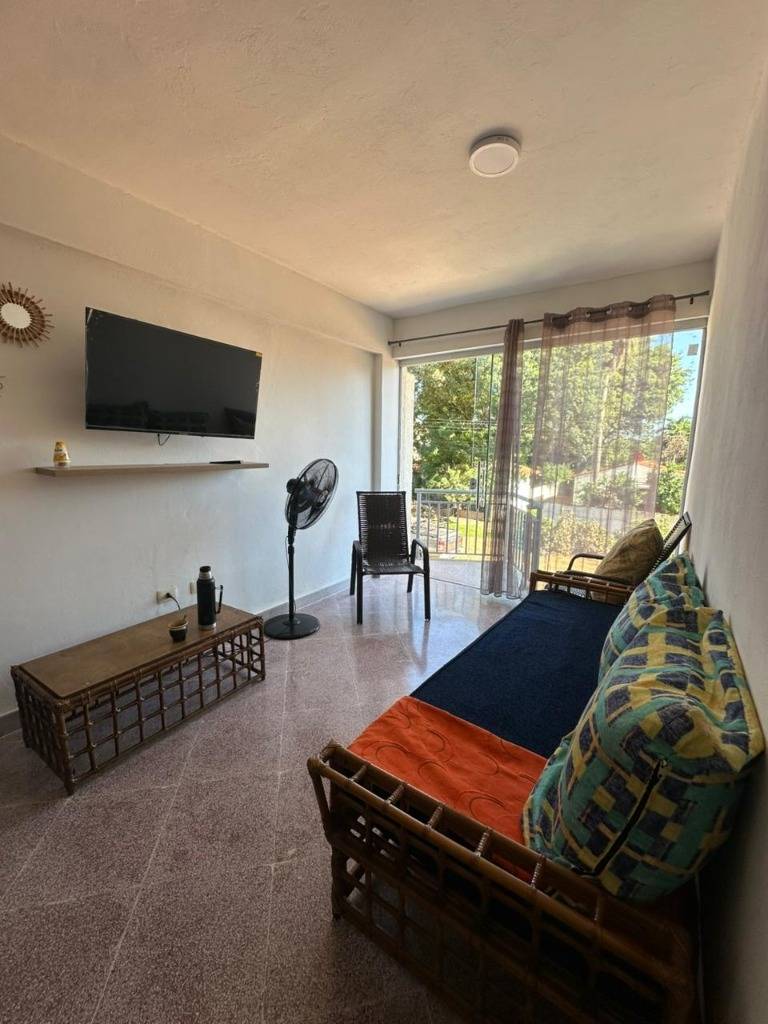 ALQUILO DEPARTAMENTO EN FERNANDO DE LA MORA DE 3 HABITACIONES — foto 2