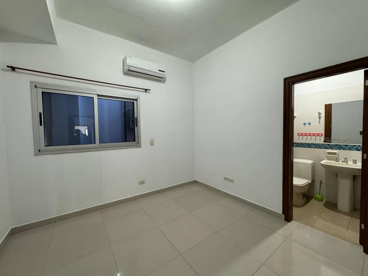 Departamento 3 Dormitorios en Venta - Edificio Manhattan, Encarnación — foto 2
