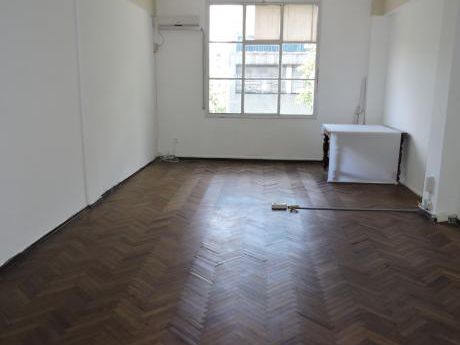 Oficina Dos áreas Amplias, 70 M2, Centro