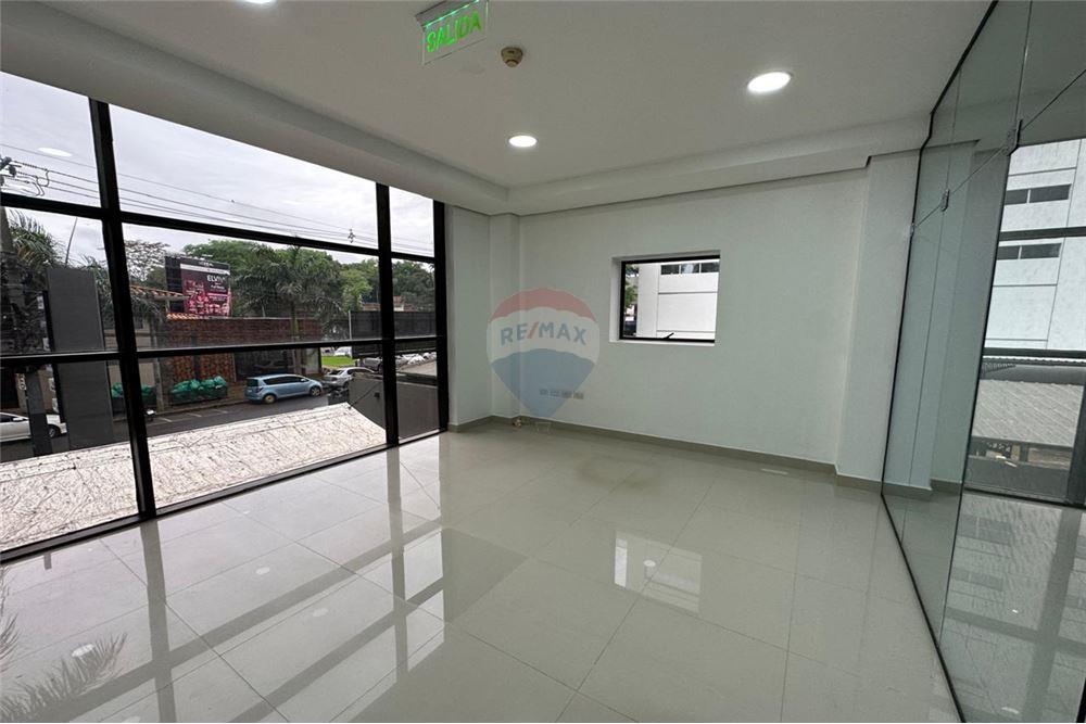 ALQUILO OFICINA CORPORATIVA “EDIFICIO ROYAL” — foto 2