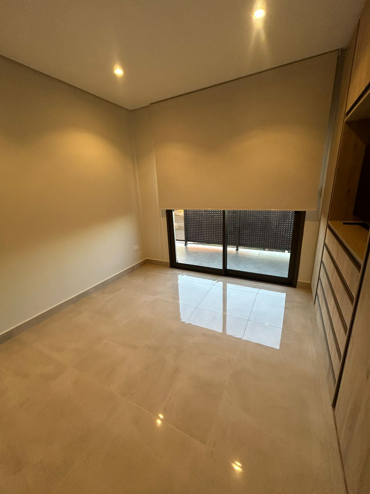 ALQUILO DPTO A ESTRENAR A 5 min del eje corporativo - 1 DORM + COCHERA — foto 3