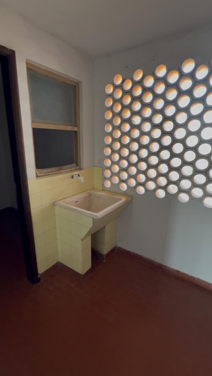Alquilo amplio departamento de 2 dormitorios en el centro histórico de Asuncion. — foto 3