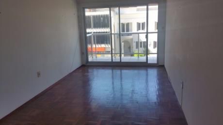 Venta Apto. Punta Carretas De 2 Dormitorios, Frente Al Golf