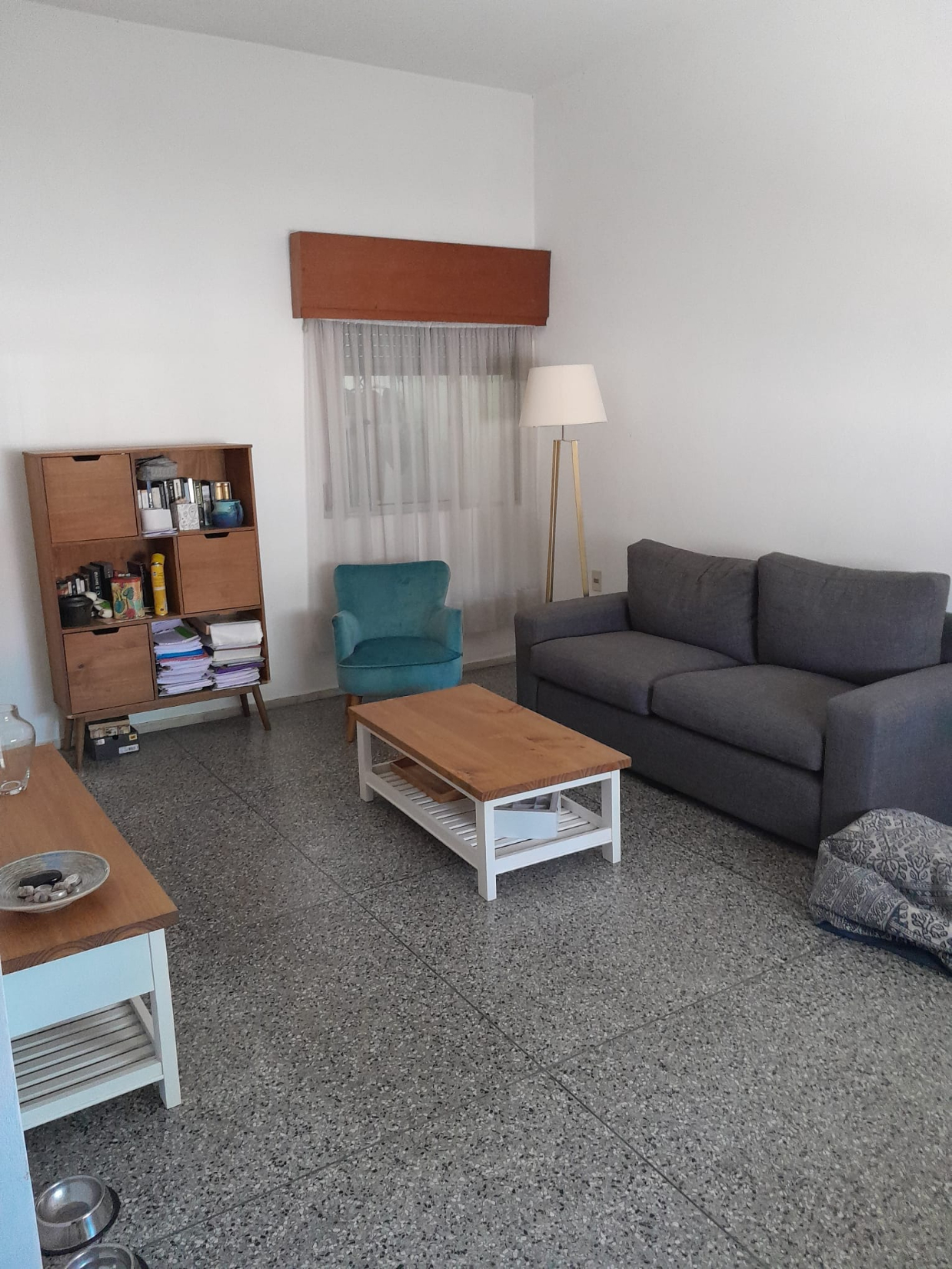 3 casas y 1 monoambiente. Ideal inversión.