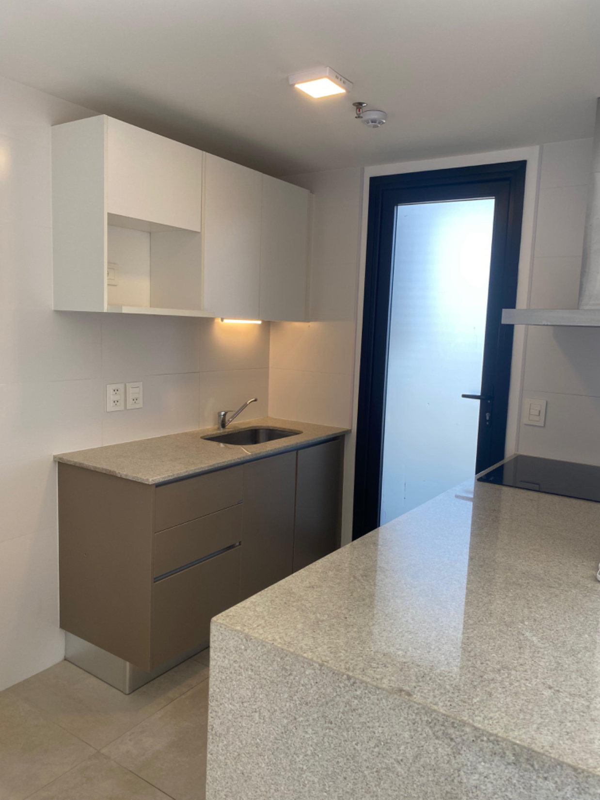 Alquilo departamento exclusivo de 2 dormitorios en el barrio Mburucuya — foto 3