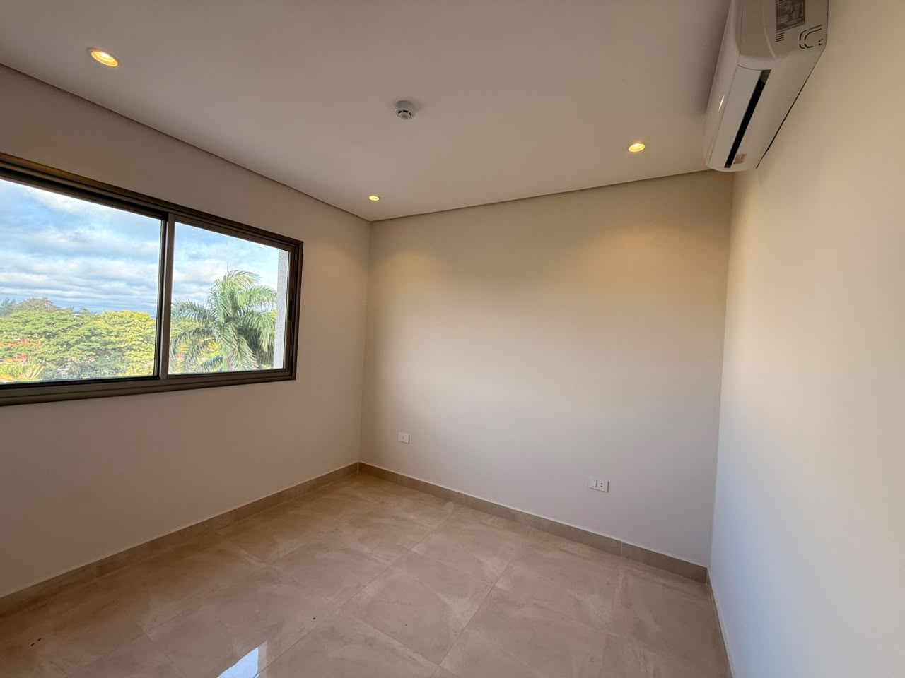 DEPARTAMENTO DE 2 HABITACIONES EN ZONA CONMEBOL — foto 3